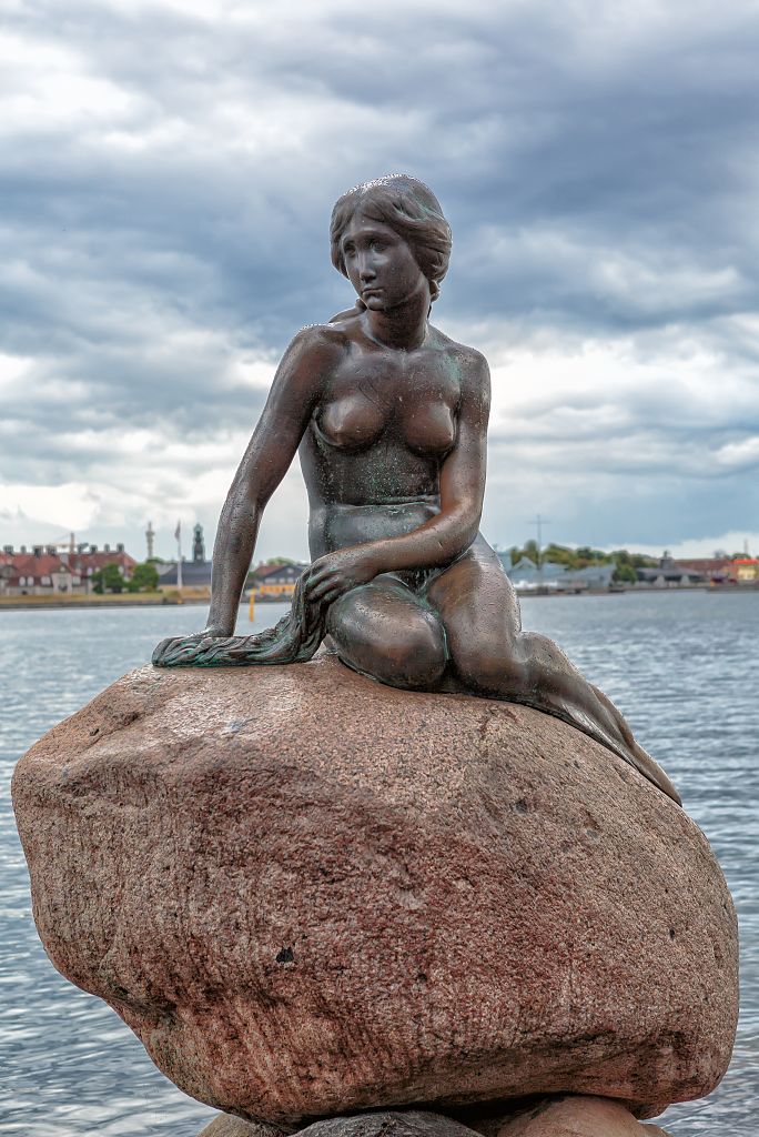 Die kleine Meerjungfrau im Hafen von Kopenhagen, Dänemark | © Avda, Statue von Edvard Eriksen