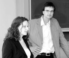 Auf der Jagd am Institut nach guten Absolventen: Mirjam Weißenfeld und Dr. Jörn Schreitmüller von der Firma RCC