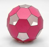 Wir präsentieren den kleinsten Fußball der Welt: Fulleren C60