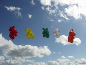 Gummibärchens Himmelfahrt: Himmlische Chemie mit höllischen Experimenten