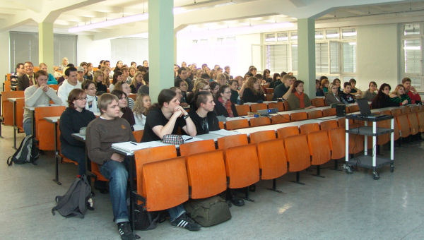 Einladung zum Dialog - Firma Roche im Institut