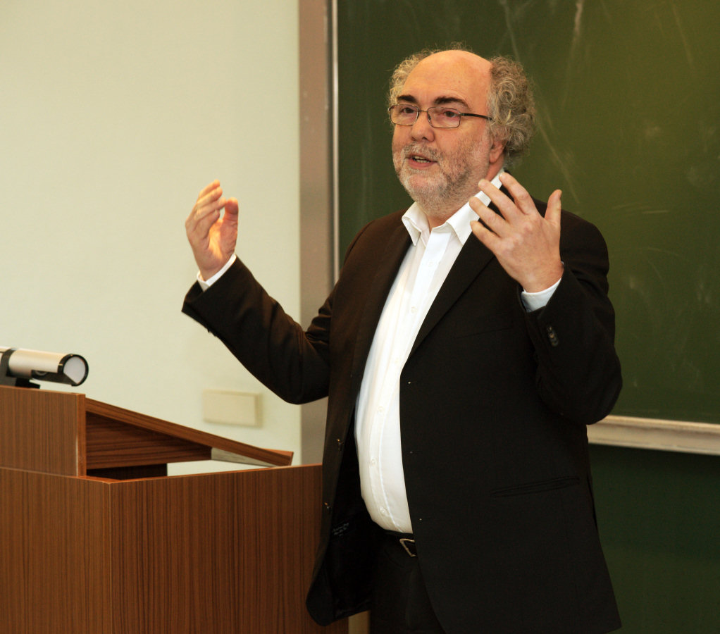 Peter Spiegel, Leiter des Genisis Institute for Social Business and Impact Strategies und früherer Generalsekretär des Club of Budapest