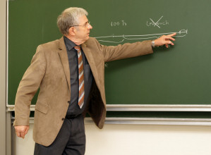 StD Jens Ingwersen: Naturwissenschaftlicher Unterricht - Wege und Irrwege