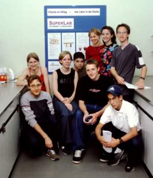 SchülerInnen des Heisenberg-Gymnasiums Karlsruhe beim SuperLab-Workshop